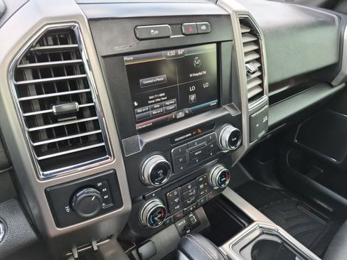 Used 2015 Ford F150 Platinum w/ Equipment Group 701A Luxury AWD/4WD image 29