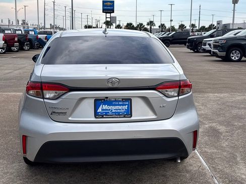 Used 2024 Toyota Corolla LE FWD image 11