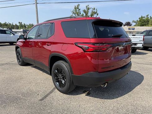 Used 2023 Chevrolet Traverse LT w/ Midnight/Sport Edition AWD/4WD image 4