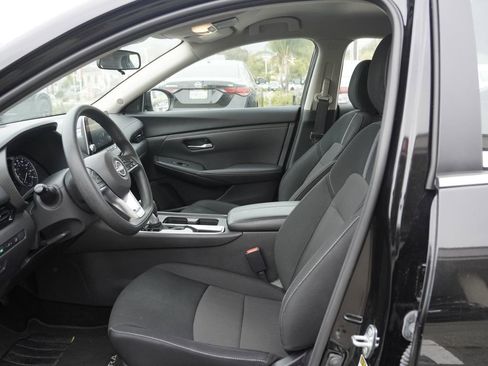 Used 2025 Nissan Sentra SV w/ Trunk Package FWD image 16