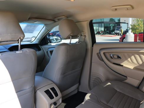 Used 2019 Ford Taurus SE image 21