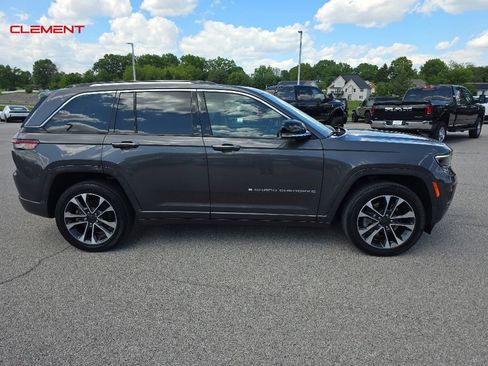 Used 2022 Jeep Grand Cherokee Overland w/ Advanced Protech Group III AWD/4WD image 29