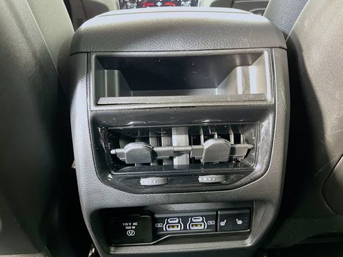 Used 2023 Jeep Grand Cherokee Limited AWD/4WD image 33