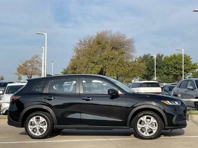 Used 2025 Honda HR-V LX image 3