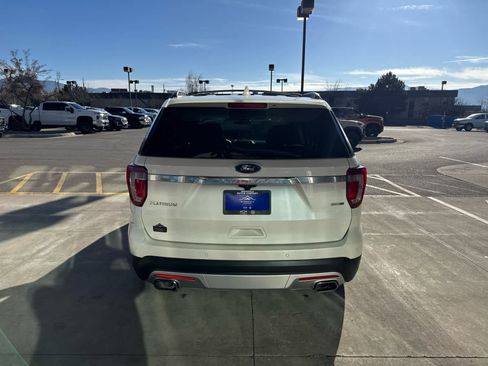 Used 2017 Ford Explorer Platinum image 5