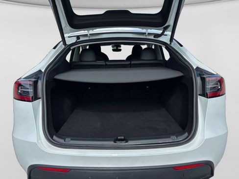 Used 2023 Tesla Model Y AWD image 19