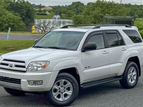 Used 2003 Toyota 4Runner SR5 AWD/4WD image 3