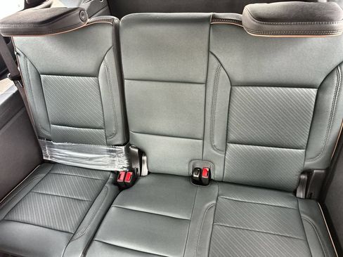 New 2026 GMC Yukon XL AT4 w/ AT4 Premium Plus Package AWD/4WD image 18