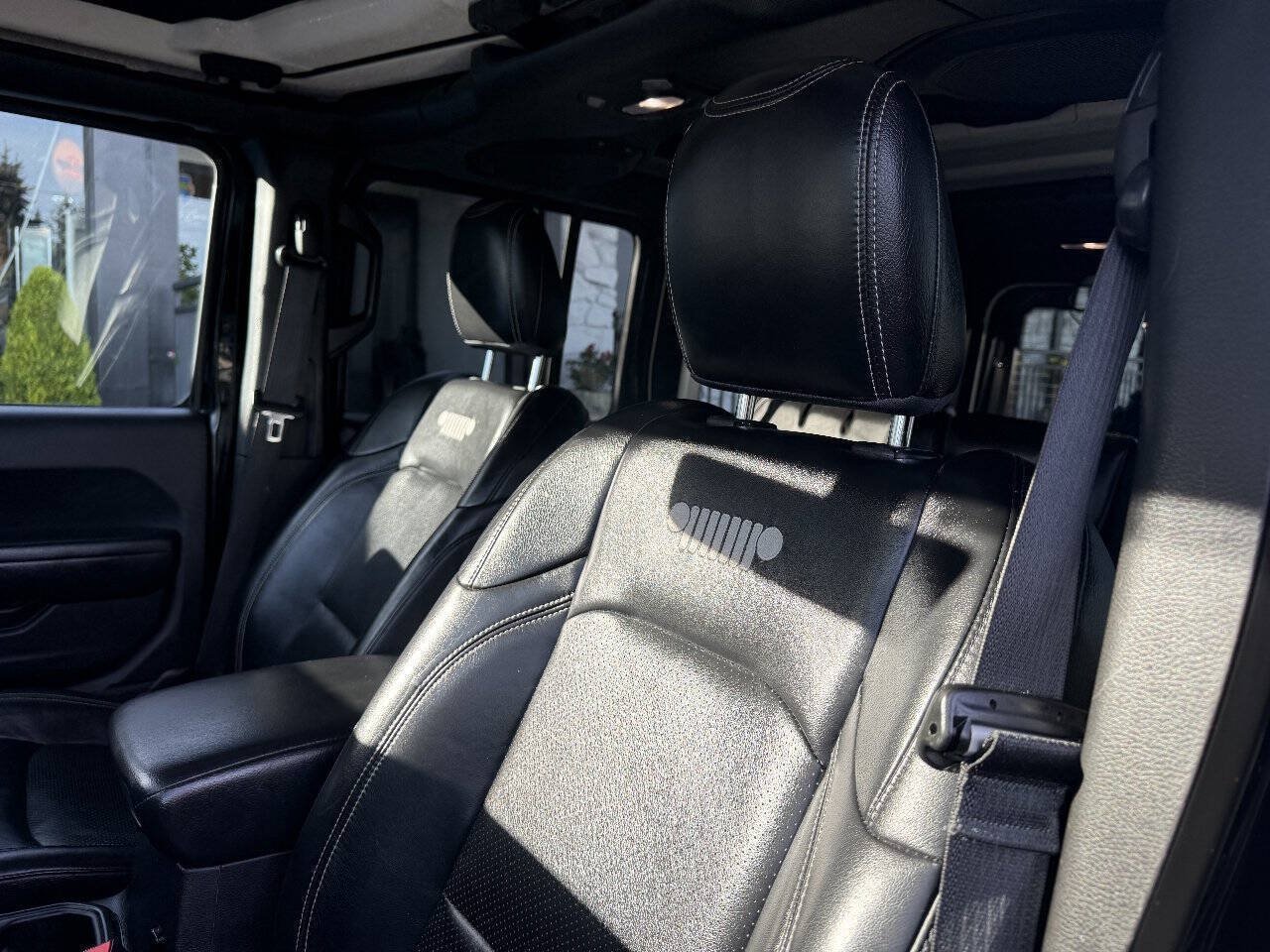 Used 2018 Jeep Wrangler Unlimited Rubicon AWD/4WD image 18
