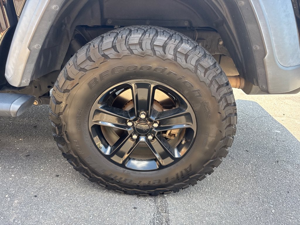 Used 2020 Jeep Gladiator Sport AWD/4WD image 15