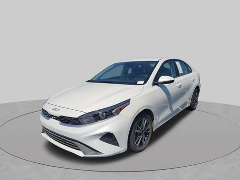 Used 2023 Kia Forte LXS w/ LXS Technology Package FWD image 11