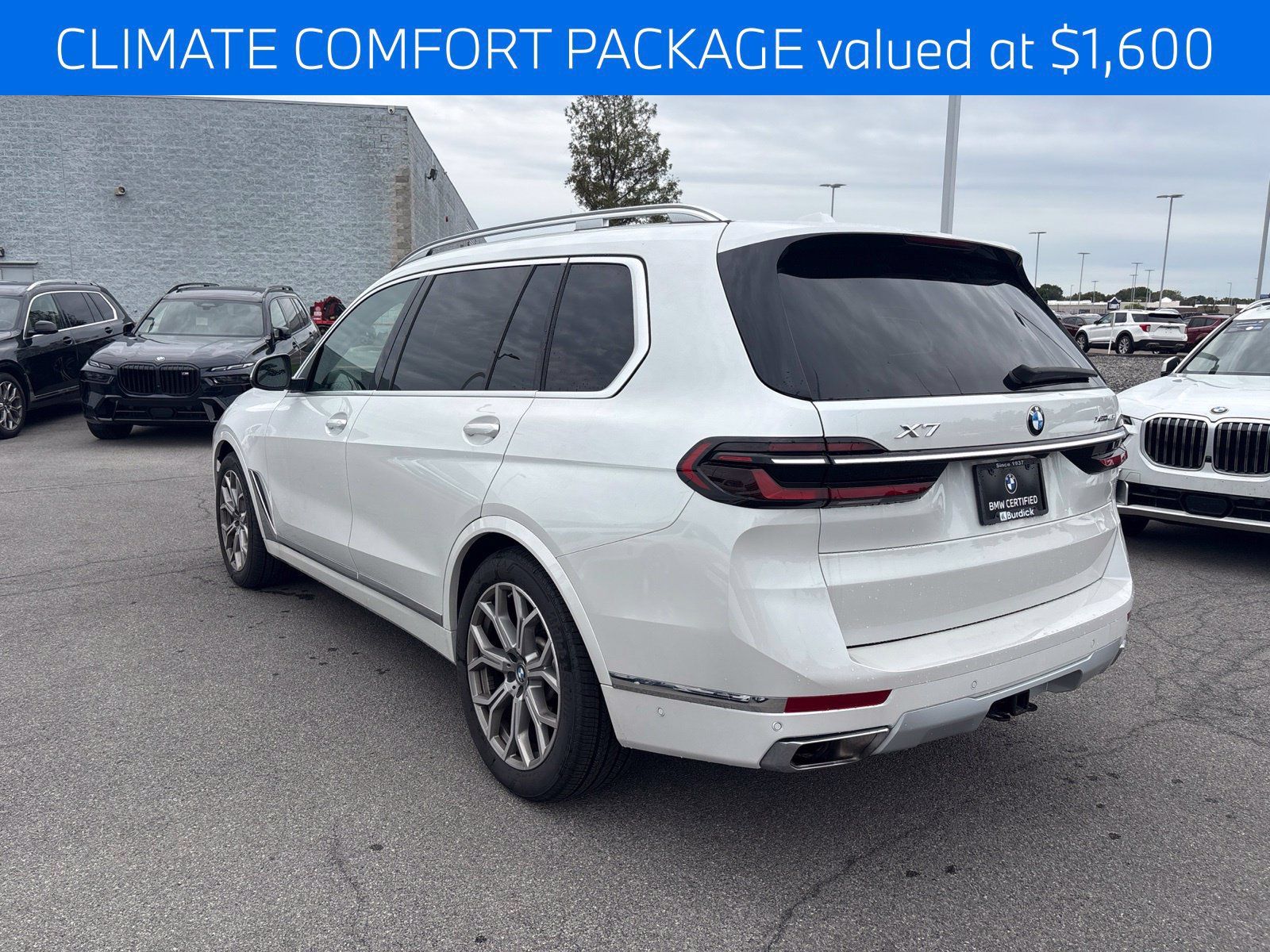 Certified 2025 BMW X7 xDrive40i w/ Premium Package AWD/4WD image 4