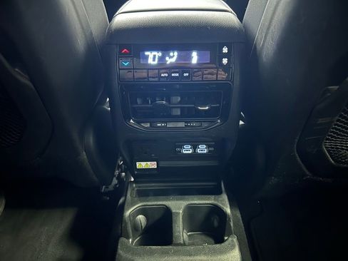 Used 2023 Jeep Grand Cherokee L Laredo image 19