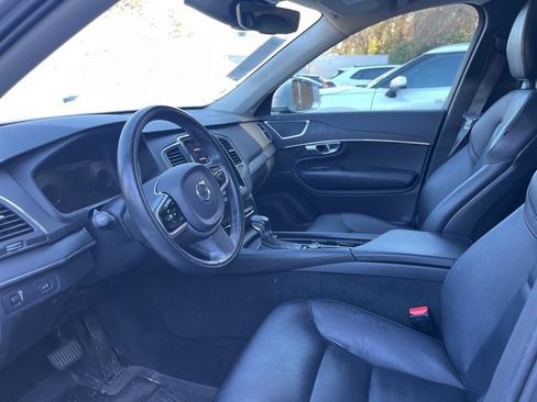 Used 2020 Volvo XC90 T5 Momentum w/ Protection Package Premier image 3