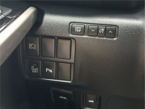 Used 2017 Lexus IS 200t w/ Navigation System Package RWD image 26