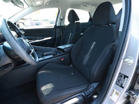 Used 2024 Hyundai Elantra SEL FWD image 21