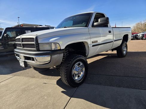 Used 1998 Dodge Ram 2500 Truck ST image 4