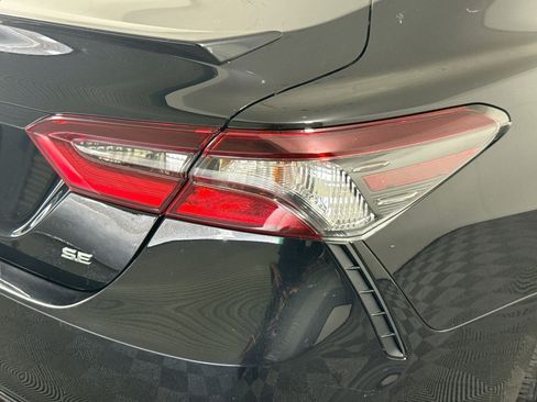 Used 2022 Toyota Camry SE FWD image 33