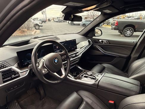 Used 2025 BMW X5 xDrive50e image 8