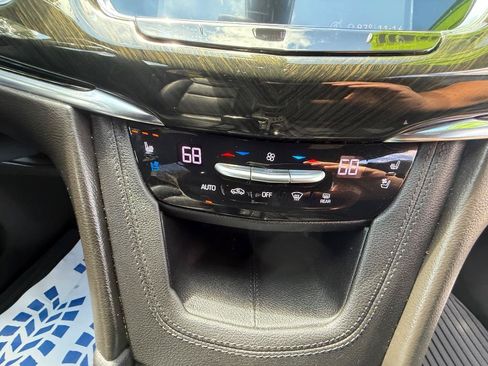 Used 2020 Cadillac XT6 Premium Luxury FWD image 10