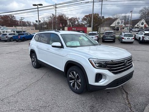 New 2026 Volkswagen Atlas SE image 4