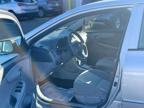 Used 2010 Toyota Corolla S image 20