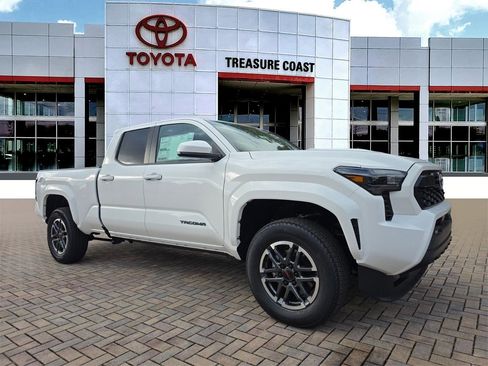 Certified 2025 Toyota Tacoma 2WD Double Cab image 1