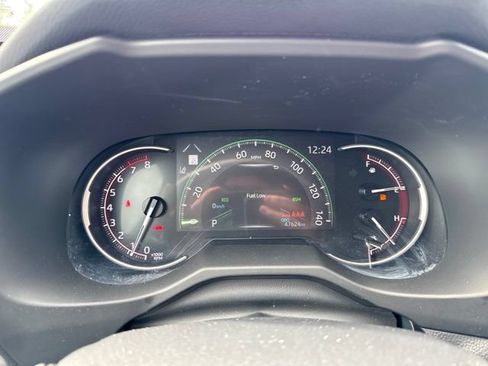 Used 2024 Toyota RAV4 XLE FWD image 15