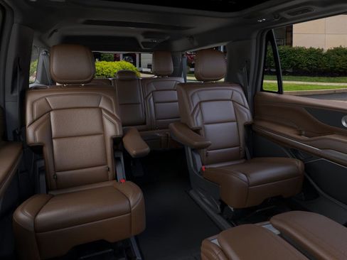 New 2025 Lincoln Navigator L Reserve image 11