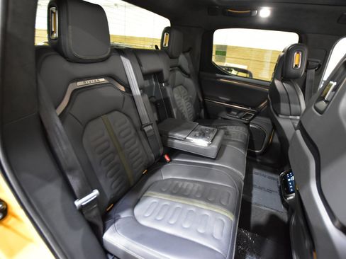 Used 2022 Rivian R1T Adventure image 61