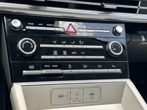 Used 2025 Hyundai Santa Fe SE FWD image 34