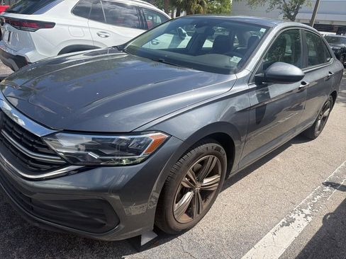 Used 2023 Volkswagen Jetta SE image 1