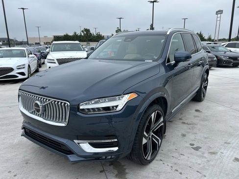 Used 2024 Volvo XC90 B6 Ultimate w/ Lounge Package image 2