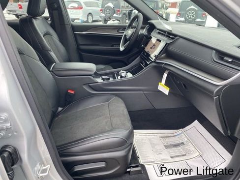 New 2026 Jeep Grand Cherokee Altitude image 36