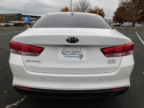 Used 2018 Kia Optima LX w/ 17" Alloy Wheels Package image 4