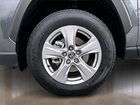 Used 2025 Toyota RAV4 XLE image 32