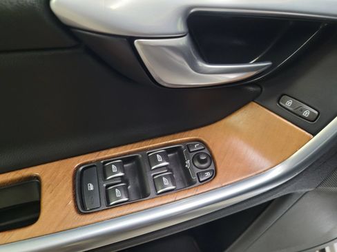 Used 2016 Volvo S60 T5 Inscription Platinum AWD/4WD image 16