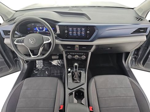 Used 2024 Volkswagen Taos SE image 12