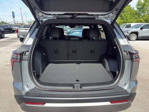 New 2026 Chevrolet Equinox LT w/ Convenience Package II FWD image 12