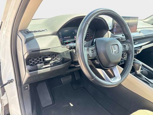 Used 2023 Honda Accord Touring image 15