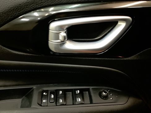 New 2026 Jeep Compass Latitude w/ Sun and Sound Group AWD/4WD image 13