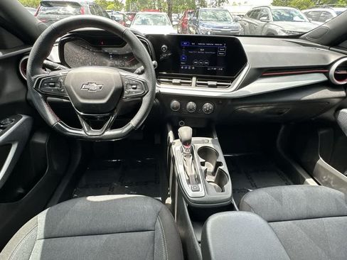 Used 2024 Chevrolet Trax RS FWD image 16