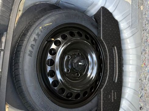 Used 2023 Chevrolet Malibu LT image 34