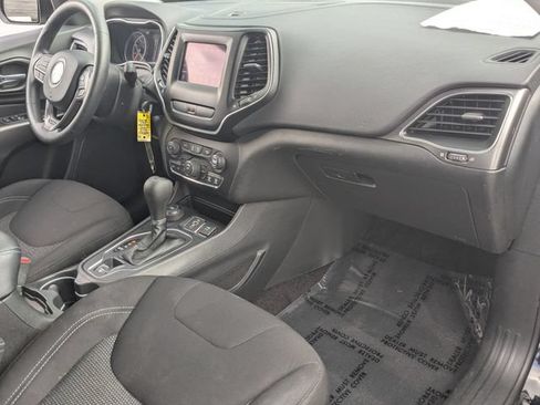 Used 2019 Jeep Cherokee Latitude w/ Popular Appearance Group AWD/4WD image 26