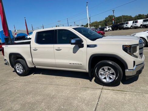 New 2026 GMC Sierra 1500 SLE AWD/4WD image 1