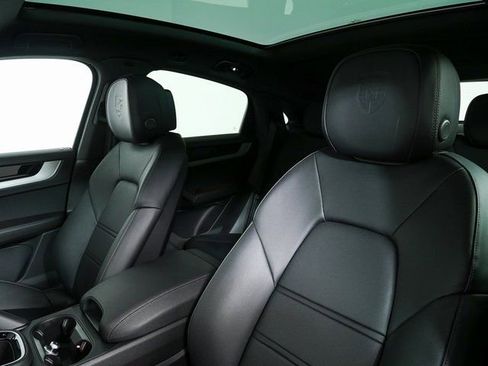 New 2026 Porsche Cayenne AWD image 5