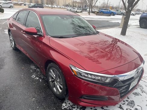 Used 2019 Honda Accord LX image 2
