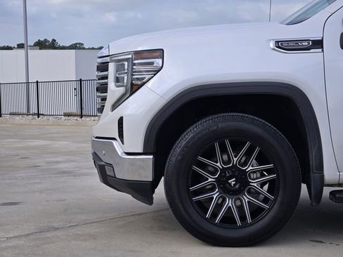Used 2022 GMC Sierra 1500 SLT w/ SLT Premium Plus Package AWD/4WD image 10