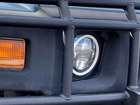 Used 2005 HUMMER H2 SUT w/ Preferred Equipment Group image 28