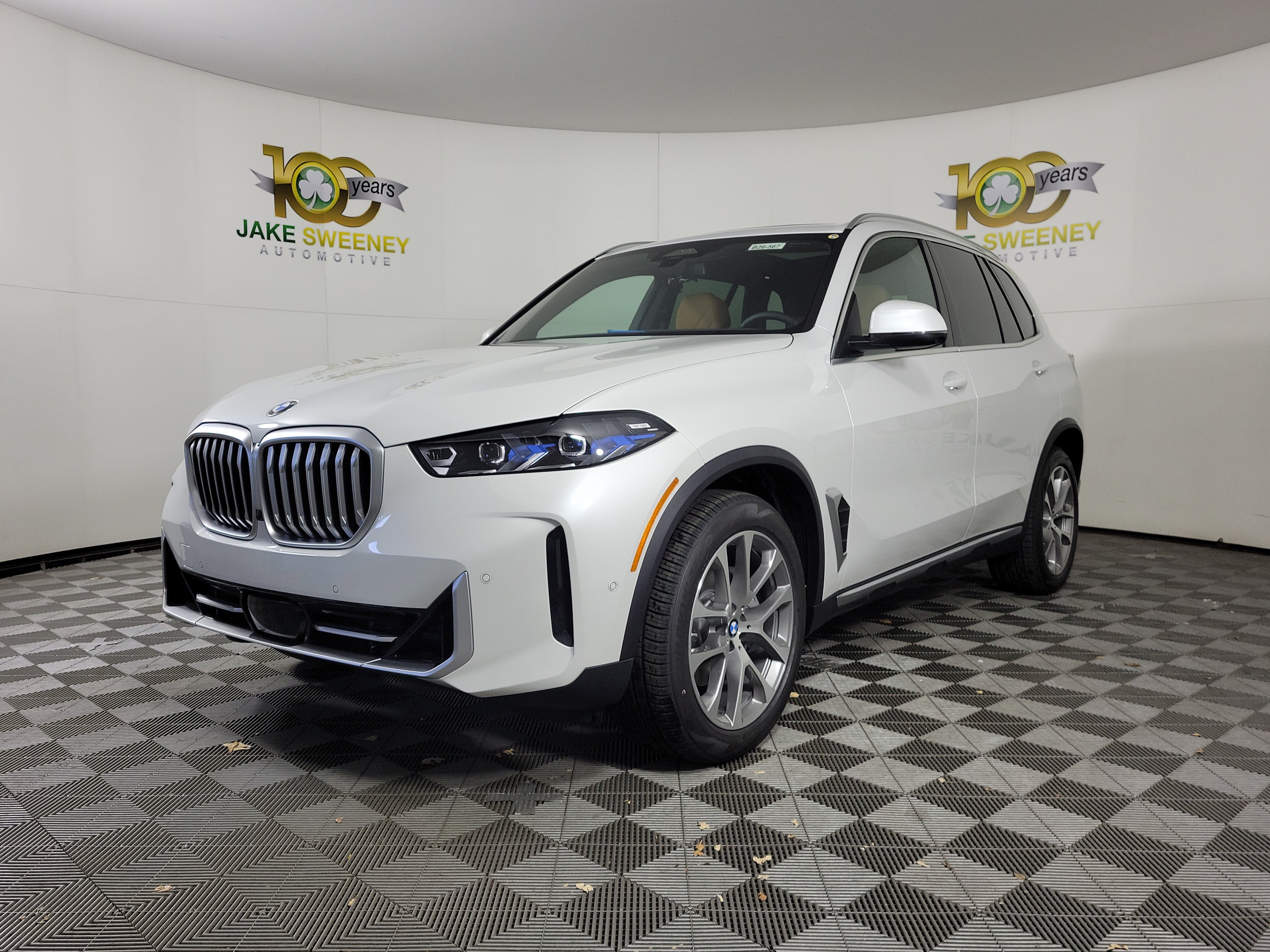 Certified 2026 BMW X5 xDrive40i w/ Climate Comfort Package AWD/4WD image 3